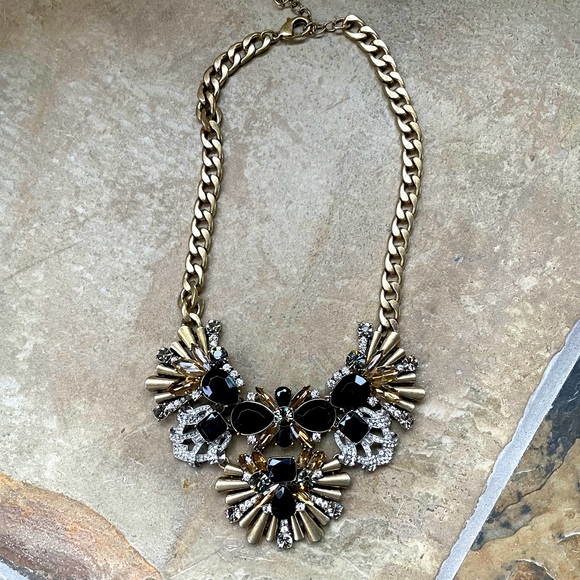 Chloe + Isabel Jewelry - Chloe & Isabel Deco Fanfare Statement Necklace